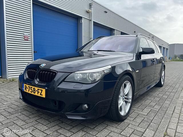 Zwart Gebruikt 2007 BMW 530 M Sport Stationwagen | € 8.500 (Eerlijke prijs) - Afbeelding 1/4