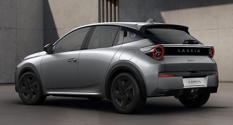 Nieuw Lancia Ypsilon 206 kW (281 PK) 2025 Grijs (metallic) Hatchback