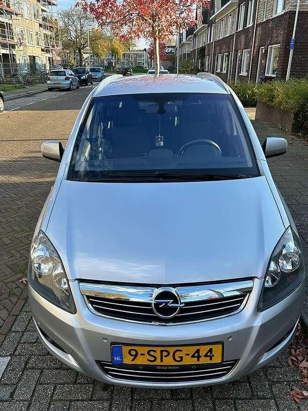 Occasion Opel Zafira Edition 140 PK (102 kW) 2011 Grijs MPV