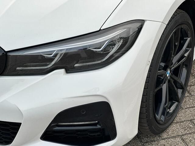 Occasion BMW 330 Executive 184 PK (135 kW) 2021 Wit Stationwagen