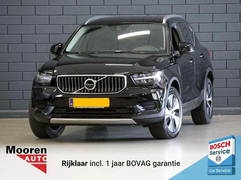 Zwart Gebruikt 2022 Volvo XC40 Inscription SUV | € 31.950 (Eerlijke prijs) - Afbeelding 1/4