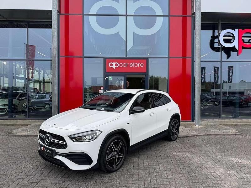 Wit Gebruikt 2020 Mercedes GLA250 Business SUV | € 30.999 (Goede deal) - Afbeelding 1/4