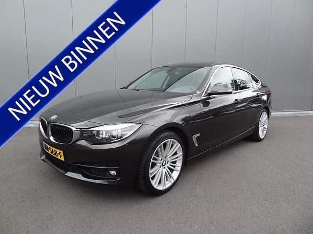 Bruin Gebruikt 2017 BMW 320 Executive Hatchback | € 16.445 (Goede deal) - Afbeelding 1/4