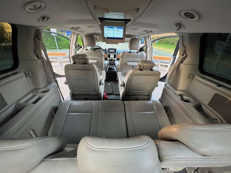 Zwart Gebruikt 2009 Chrysler Grand Voyager MPV | € 12.750 - Afbeelding 1/4