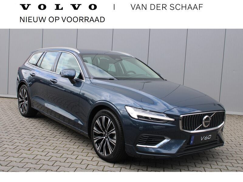 Blauw, metallic lak Gebruikt 2024 Volvo V60 Plus Stationwagen | € 49.500 (Iets duurder) - Afbeelding 1/4