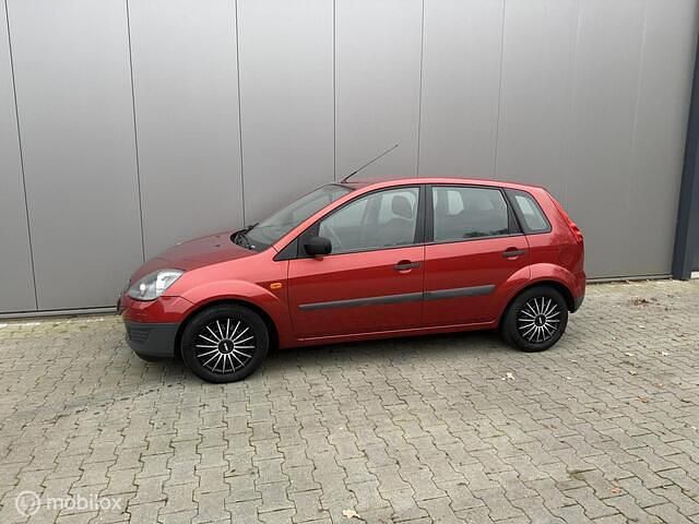Occasion Ford Fiesta Cool & Sound Edition 69 PK (50 kW) 2007 Oranje Hatchback