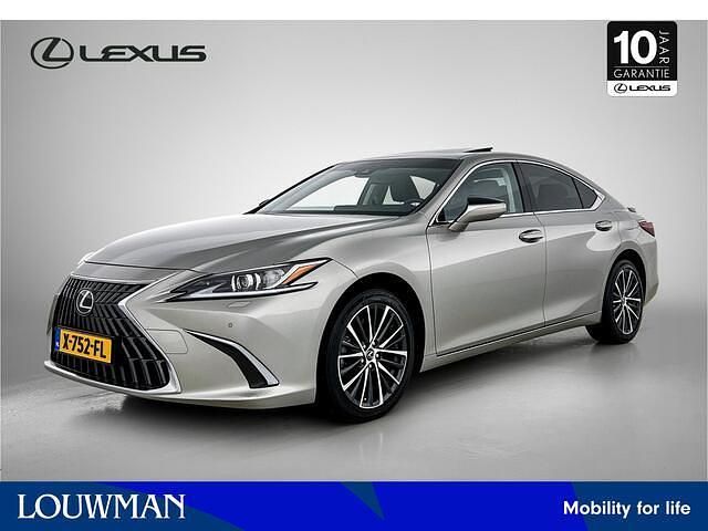 Grijs Gebruikt 2023 Lexus ES300H Business Edition Sedan | € 37.950 (Eerlijke prijs) - Afbeelding 1/4
