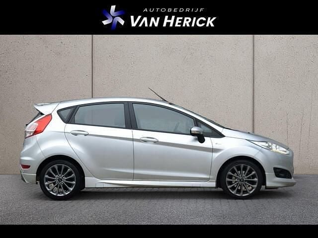 Occasion Ford Fiesta ST-Line 101 PK (74 kW) 2017 Grijs Hatchback