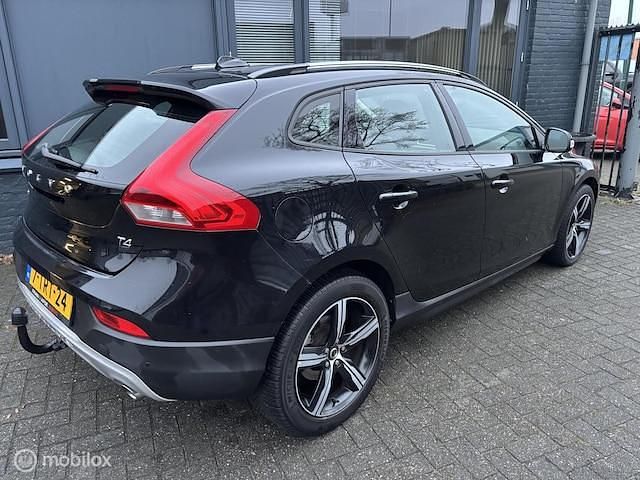 Occasion Volvo V40 Momentum 180 PK (132 kW) 2014 Zwart Hatchback