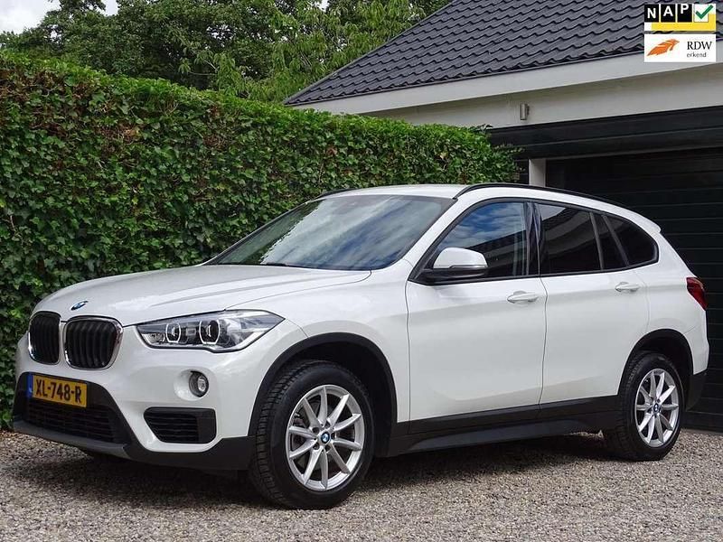 Wit Gebruikt 2019 BMW X1 Executive SUV | € 21.950 (Super prijs) - Afbeelding 1/4
