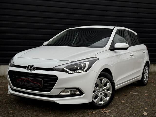 Wit / polar white(bms) Gebruikt 2018 Hyundai i20 Comfort Hatchback | € 10.950 (Eerlijke prijs) - Afbeelding 1/4