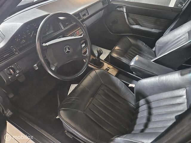 Occasion Mercedes E230 132 PK (97 kW) 1986 Zwart Sedan
