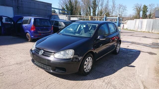 Zwart Gebruikt 2004 VW Golf V | € 4.200 (Eerlijke prijs) - Afbeelding 1/4