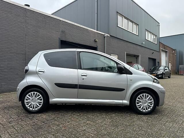 Occasion Toyota Aygo Comfort 68 PK (50 kW) 2010 Grijs (metallic) Hatchback