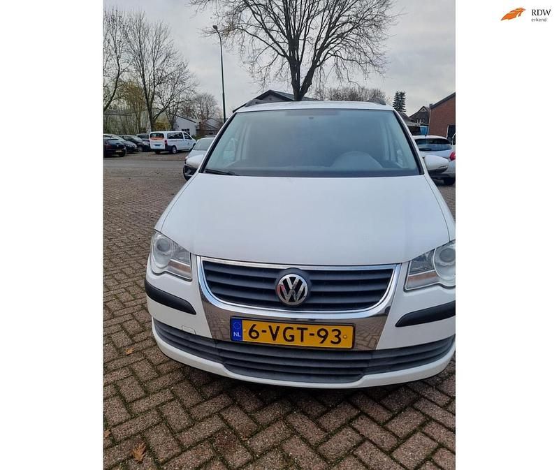 Gebruikt 2010 VW Touran Trendline MPV | € 3.098 (Goede deal) - Afbeelding 1/4