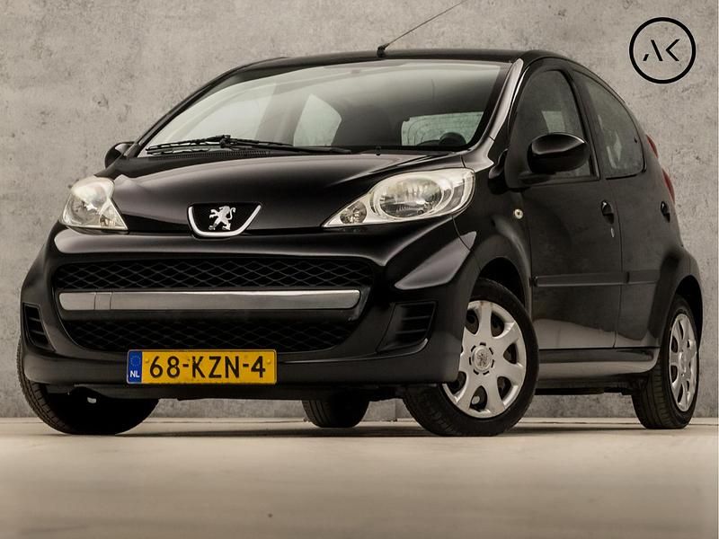 Zwart Gebruikt 2010 Peugeot 107 Sport Hatchback | € 3.945 (Duur) - Afbeelding 1/4