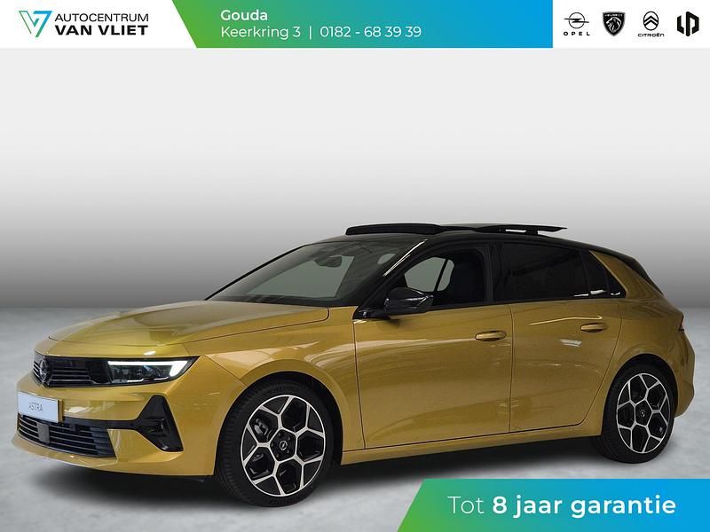 Geel Gebruikt 2025 Opel Astra Ultimate Hatchback | € 41.054 - Afbeelding 1/4