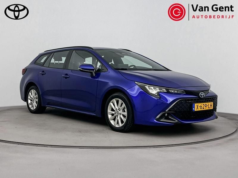 Blauw Gebruikt 2023 Toyota Corolla Active Stationwagen | € 26.499 (Eerlijke prijs) - Afbeelding 1/4