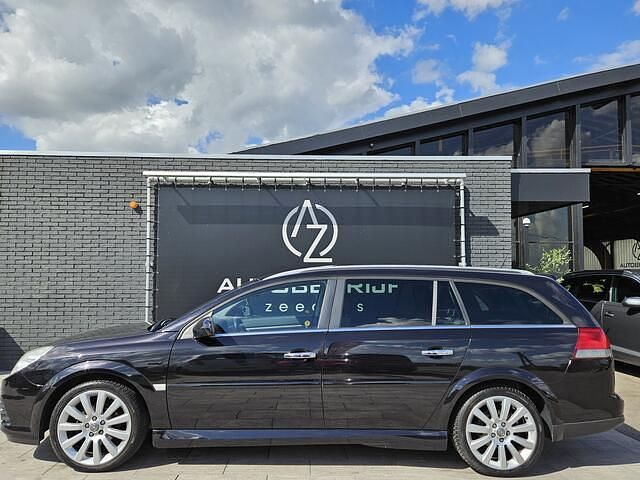Zwart Gebruikt 2009 Opel Vectra Executive Stationwagen | € 2.450 (Eerlijke prijs) - Afbeelding 1/4