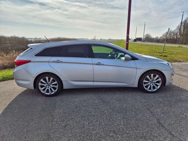 Zilver Gebruikt 2011 Hyundai i40 Stationwagen | € 8.500 (Eerlijke prijs) - Afbeelding 1/4