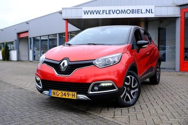 Rood, metallic lak Gebruikt 2017 Renault Captur XMOD SUV | € 10.450 (Eerlijke prijs) - Afbeelding 1/4
