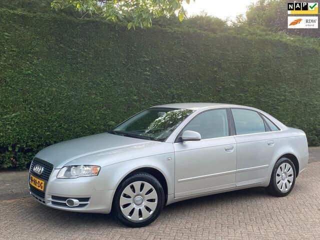 Grijs Gebruikt 2005 Audi A4 Sedan | € 2.500 (Goede deal) - Afbeelding 1/4