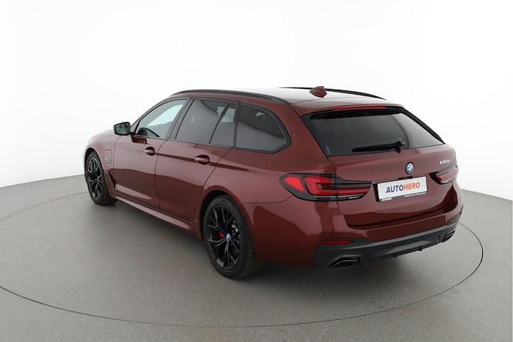 Occasion BMW 530e M Sport 292 PK (214 kW) 2023 Rood Stationwagen