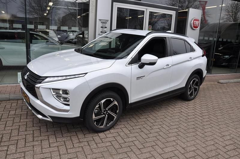 Occasion Mitsubishi Eclipse Cross Intense+ 98 PK (72 kW) 2023 Wit (metallic) SUV