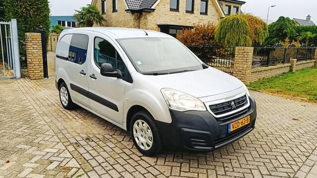Grijs Gebruikt 2016 Peugeot Partner MPV | € 11.250 (Goede deal) - Afbeelding 1/4