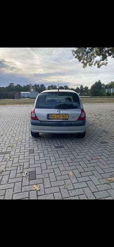 Occasion Renault Clio II Dynamique 75 PK (55 kW) 2002 Grijs Hatchback