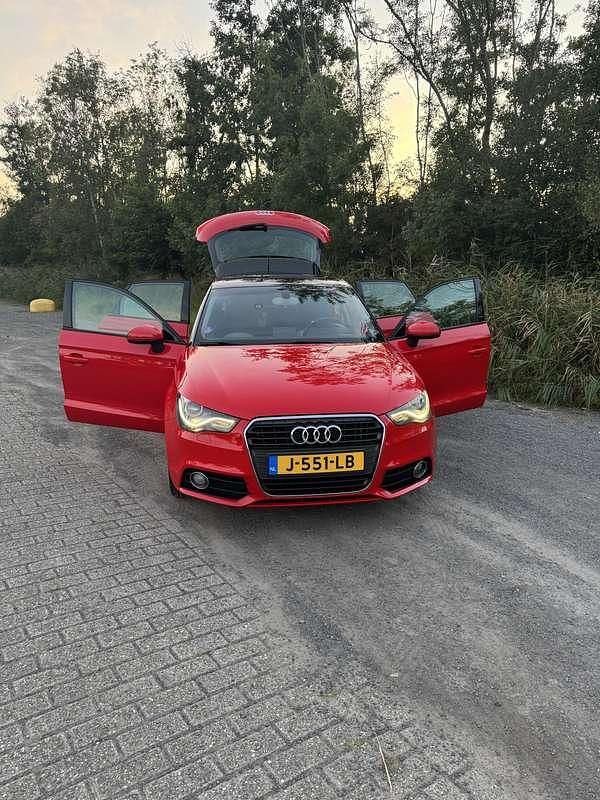 Rood Gebruikt 2012 Audi A1 Ambition Hatchback | € 9.750 (Eerlijke prijs) - Afbeelding 1/4
