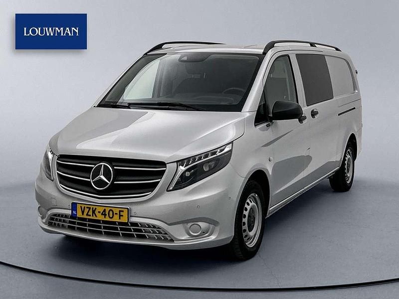 Zilver Gebruikt 2023 Mercedes Vito MPV | € 42.745 (Duur) - Afbeelding 1/3