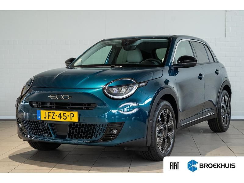 Blauw Occasion 2025 Fiat 600 La Prima SUV | € 30.445 (Eerlijke prijs) - Afbeelding 1/4