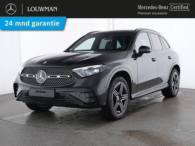 Donker obsidiaanzwart metallic Gebruikt 2024 Mercedes GLC300 AMG SUV | € 69.445 (Iets duurder) - Afbeelding 1/4