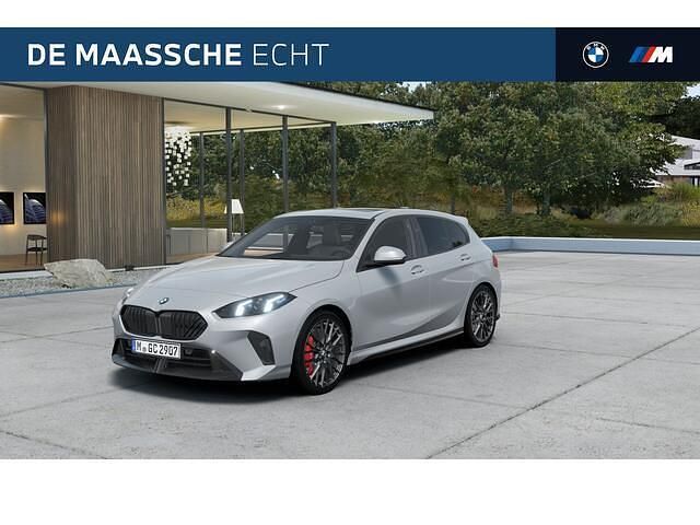 Grijs Nieuw 2025 BMW 120 M Sport Hatchback | € 56.099 (Iets duurder) - Afbeelding 1/4