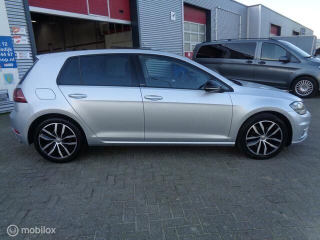 Occasion VW Golf VII IQ Drive 150 PK (110 kW) 2020 Zilver, metallic lak Hatchback