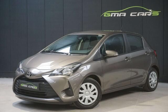 Grijs Gebruikt 2019 Toyota Yaris Comfort Sedan | € 11.499 (Eerlijke prijs) - Afbeelding 1/4