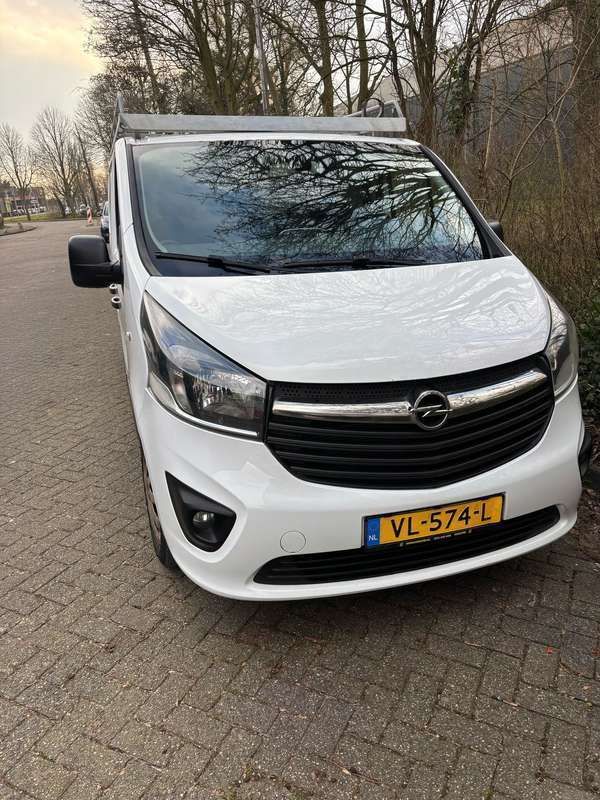 Wit Gebruikt 2015 Opel Vivaro Van | € 7.500 (Eerlijke prijs) - Afbeelding 1/4