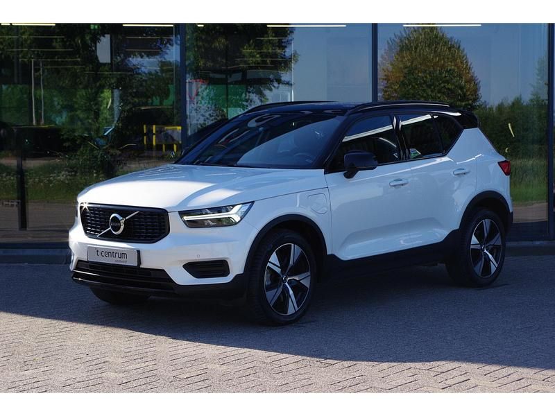 Wit Gebruikt 2022 Volvo XC40 R-Design SUV | € 29.700 (Goede deal) - Afbeelding 1/4