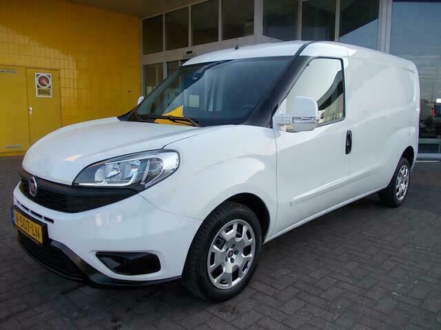 Wit Gebruikt 2018 Fiat Doblò MPV | € 12.950 - Afbeelding 1/4