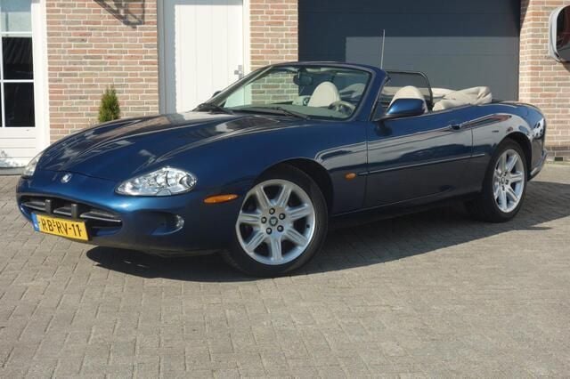 Blauw Gebruikt 1997 Jaguar XK8 Cabriolet | € 5.750 - Afbeelding 1/4