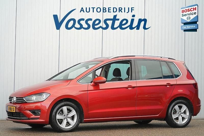 Rood Gebruikt 2014 VW Golf Sportsvan Highline MPV | € 9.950 (Goede deal) - Afbeelding 1/4