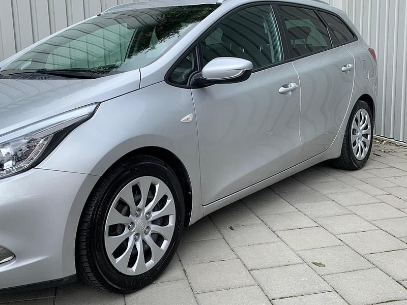 Occasion Kia Ceed Comfort 135 PK (99 kW) 2015 Grijs Hatchback