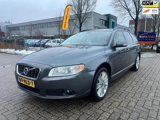 Grijs Gebruikt 2009 Volvo V70 Momentum Stationwagen | € 2.450 - Afbeelding 1/4
