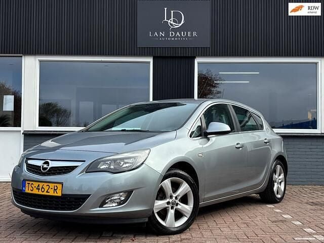 Grijs Occasion 2010 Opel Astra Sport Hatchback | € 3.850 (Eerlijke prijs) - Afbeelding 1/4