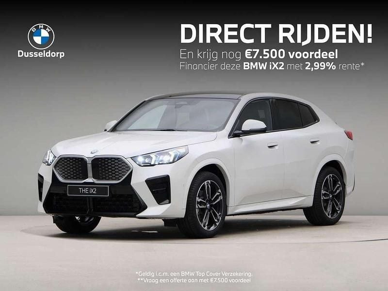 Wit Nieuw 2025 BMW iX2 M Sport SUV | € 57.552 (Super prijs) - Afbeelding 1/4