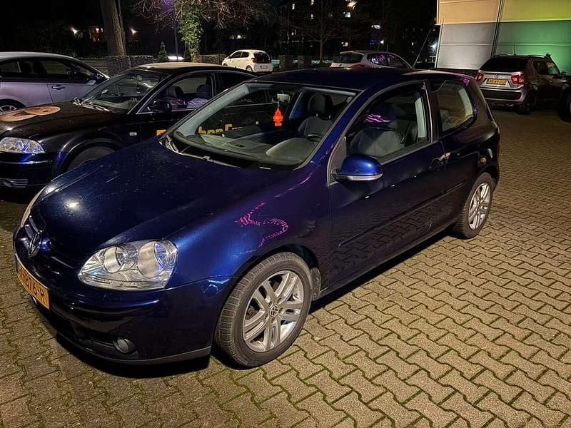Blauw Occasion 2007 VW Golf V Trendline Stationwagen | € 1.550 (Goede deal) - Afbeelding 1/4