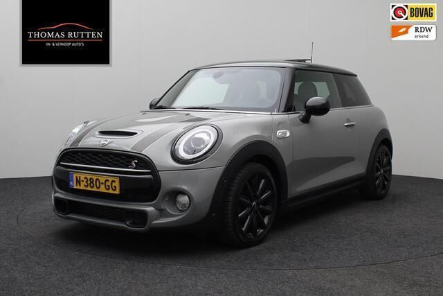 Grijs Gebruikt 2018 Mini Cooper S Chili Hatchback | € 17.499 (Eerlijke prijs) - Afbeelding 1/4