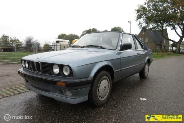 Blauw metallic Gebruikt 1987 BMW 318 Sedan | € 4.650 - Afbeelding 1/4