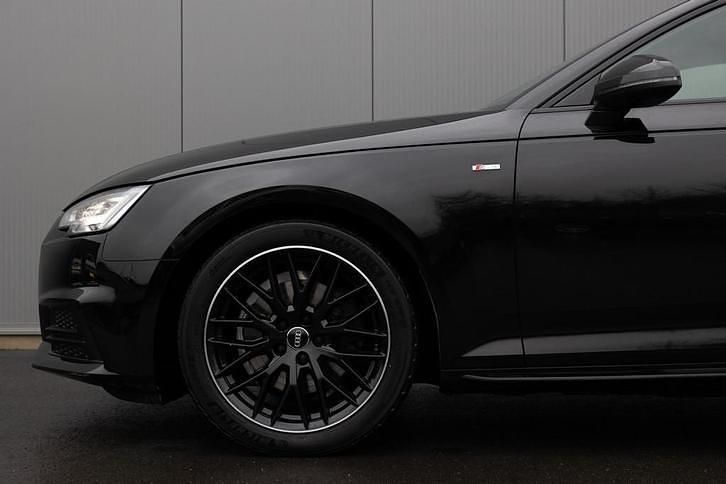 Occasion Audi A4 Black Edition 191 PK (140 kW) 2019 Zwart Sedan